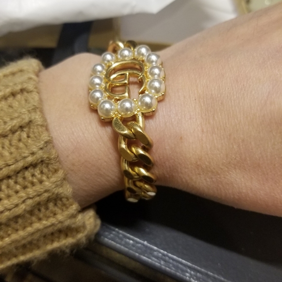 *SOLD* GUCCI 100% Authentic Pearl bracelet! - Picture 7 of 10